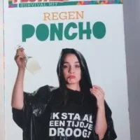 Regenponcho-ik-sta-al-een-tijdje-droog1